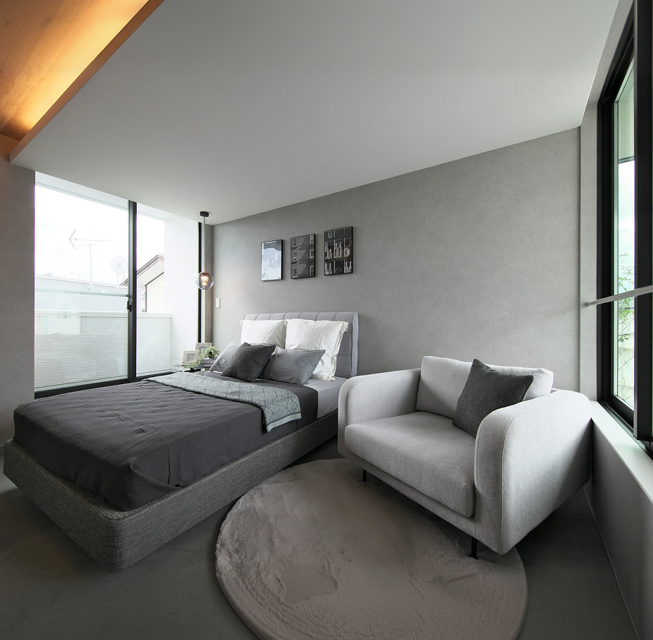 玄関と駐車場の写真